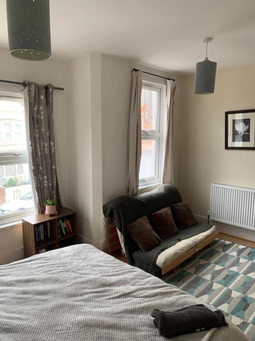 7 Bedroom Victorian House Zone 2 Holiday home *